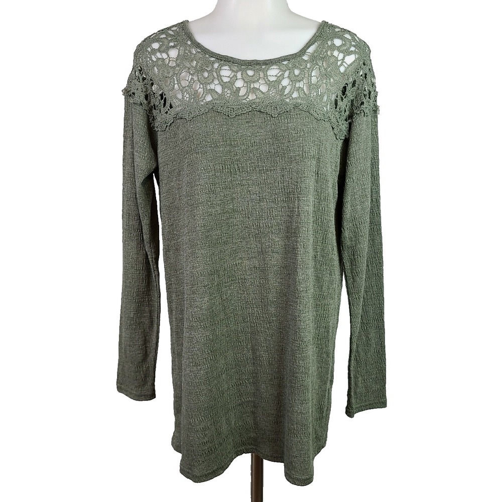 UMGEE Olive Green CRINKLE KNIT SHIRT TOP Crochet Lace Neckline & Shoulders SZ M